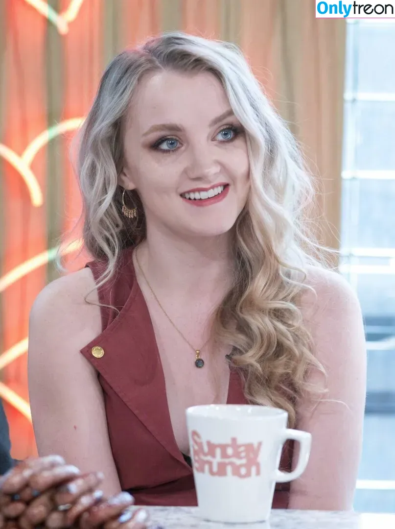 Evanna Lynch голая photo #0100 (Luna Lovegood Reportedly / evannalynch)