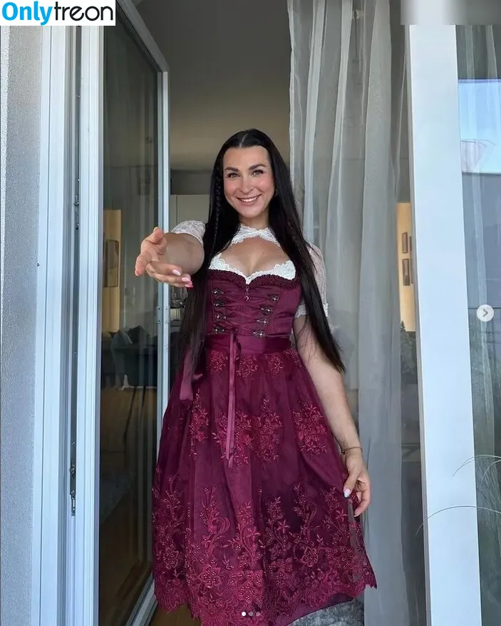 Evasaischegg nude photo #0024 (Evasaischegg)
