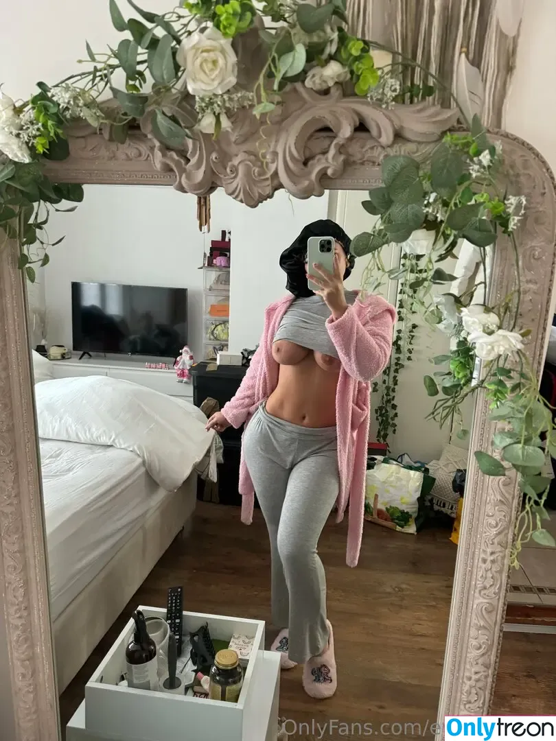 Eve Sophie nude photo #0008 (eve_sophiee)