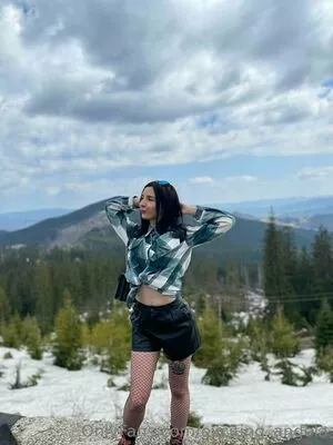 evelinaqueen / evelin_necro_neon фото голая #0031
