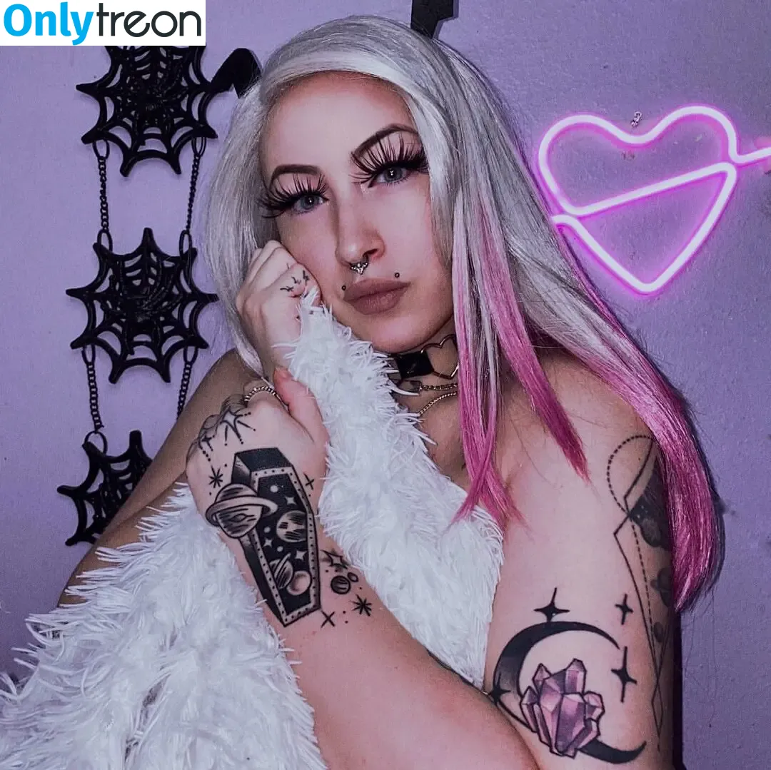 evelynblaze nude photo #0005 (cyberbabyeve)