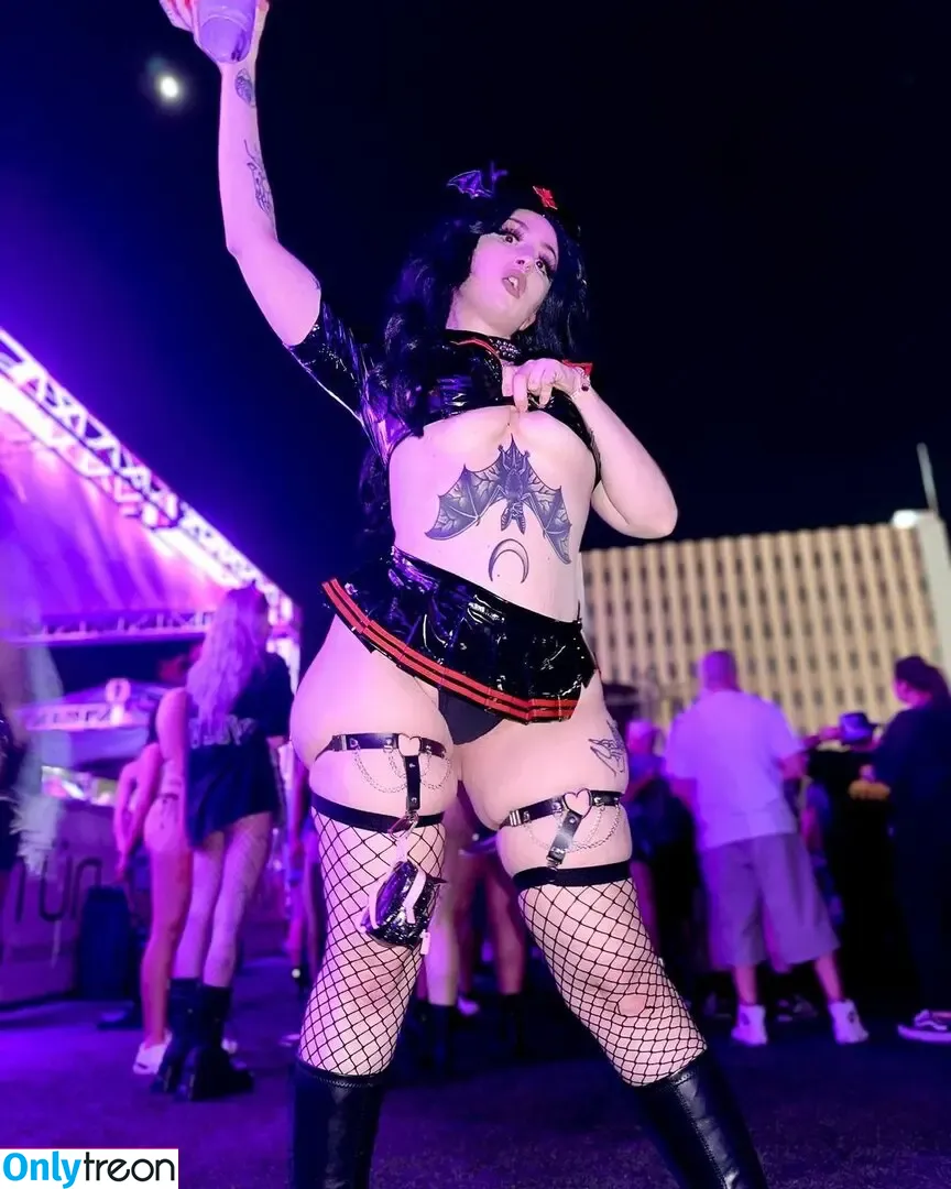 evelynblaze голая photo #0024 (cyberbabyeve)