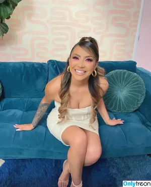 Evettexo nude photo #0016