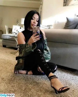 Evettexo nude photo #0022