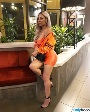Evettexo nude photo #0026
