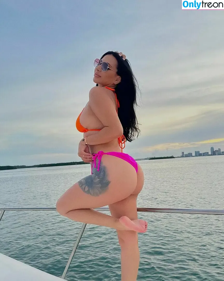 Evettexo nude photo #0023 (Evettexo)
