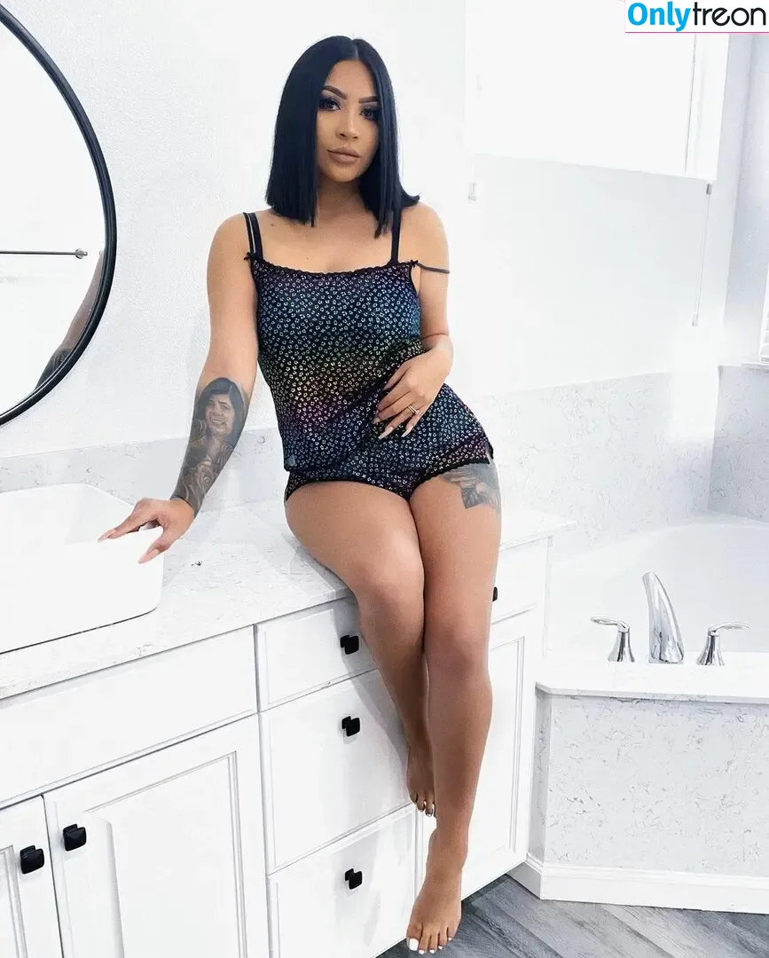 Evettexo nude photo #0033 (Evettexo)