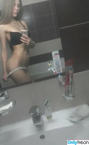  nude photo #0009
