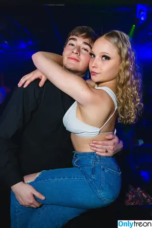 Evie Erikson + Ellie Erikson / evie.erikson / evieerikson nude photo #0117
