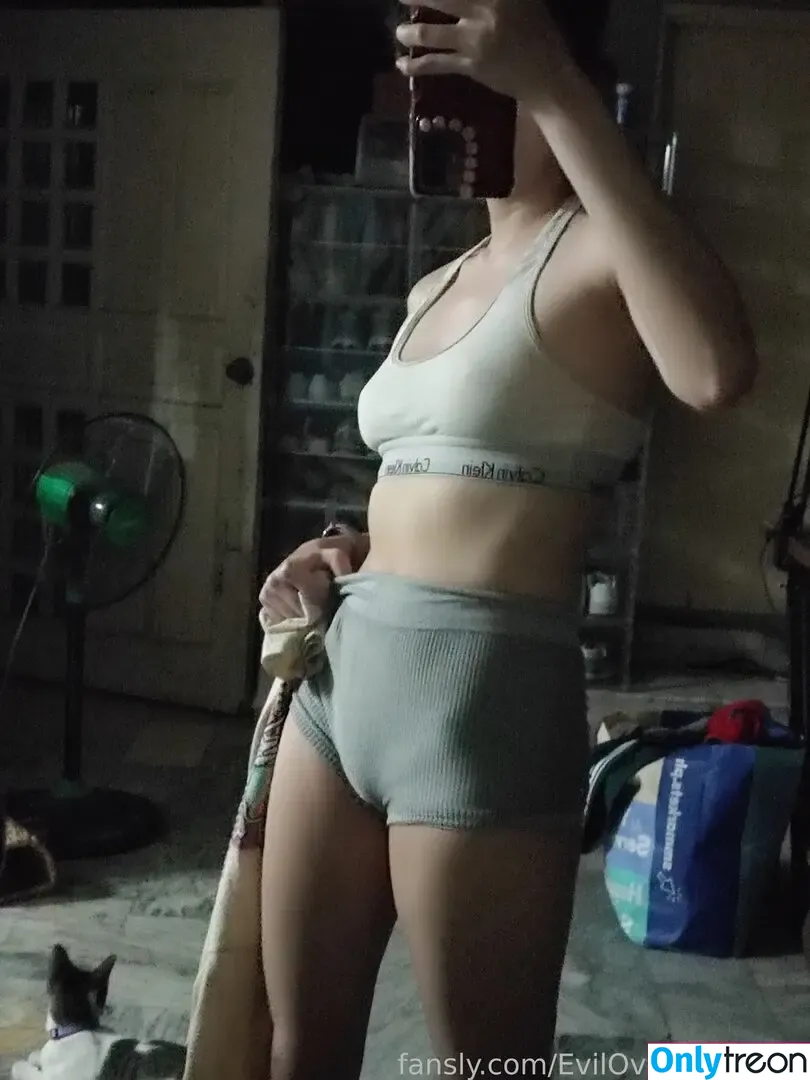 Evil Overlord Gabo nude photo #1432 (GaboVillain / eviloverlord_gabo)