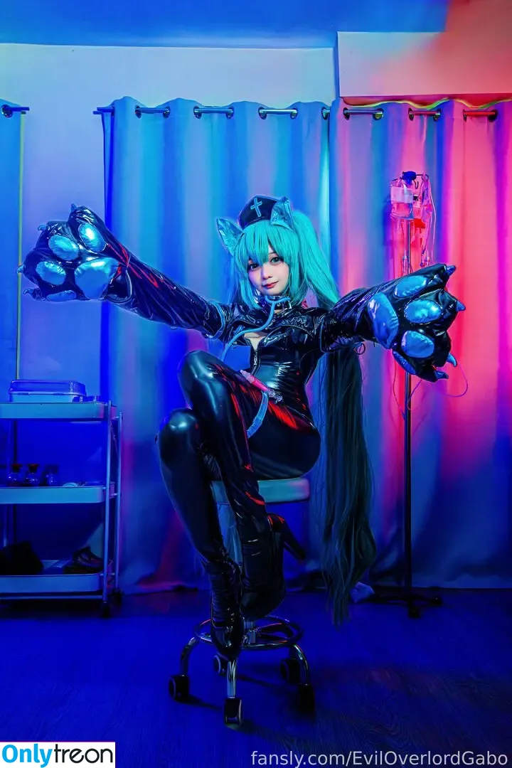 Evil Overlord Gabo nude photo #1459 (GaboVillain / eviloverlord_gabo)