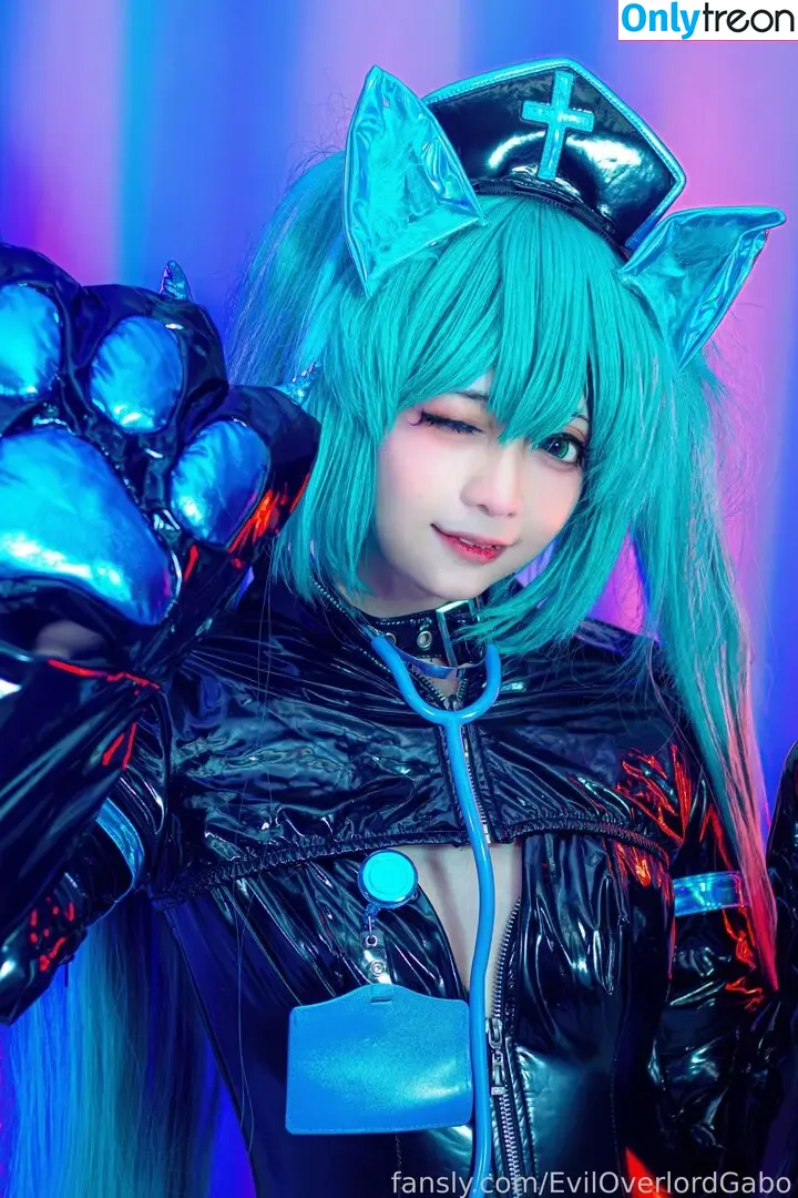 Evil Overlord Gabo nude photo #1466 (GaboVillain / eviloverlord_gabo)