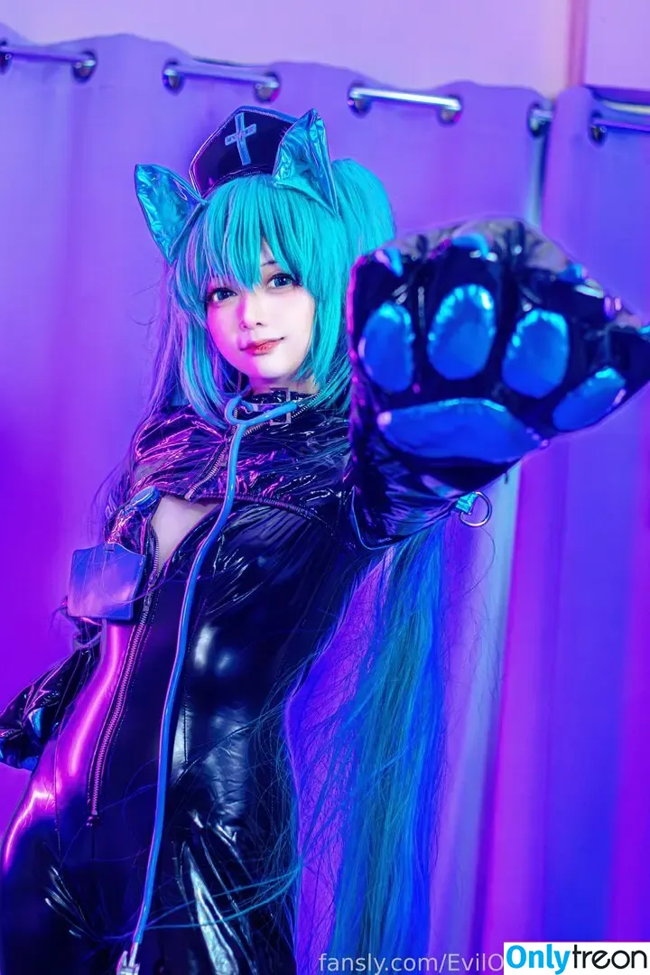 Evil Overlord Gabo nude photo #1468 (GaboVillain / eviloverlord_gabo)