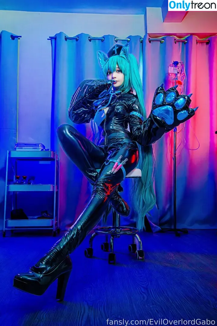 Evil Overlord Gabo nude photo #1480 (GaboVillain / eviloverlord_gabo)