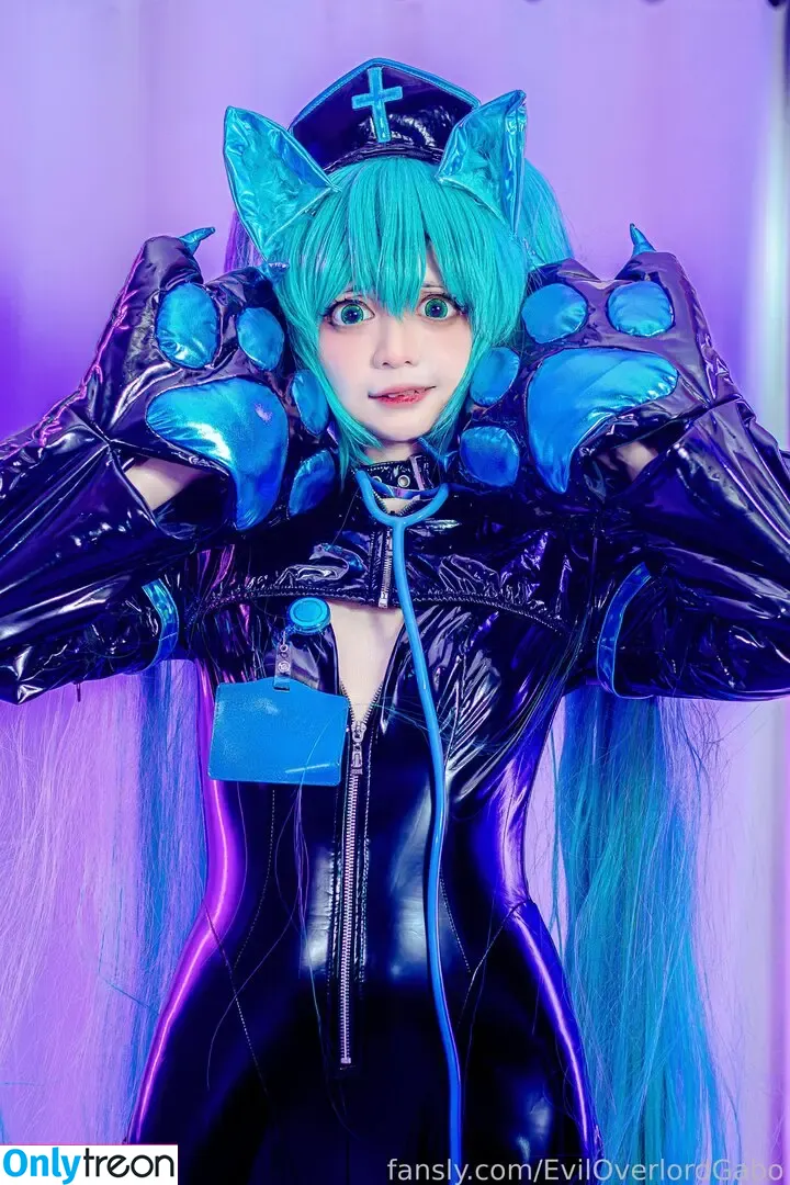 Evil Overlord Gabo nude photo #1482 (GaboVillain / eviloverlord_gabo)