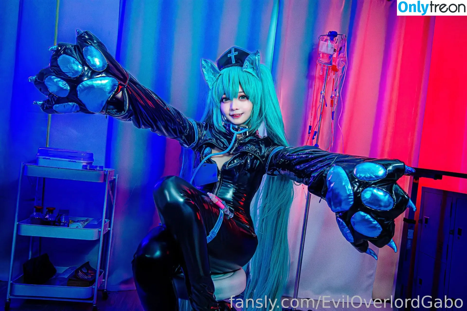 Evil Overlord Gabo nude photo #1485 (GaboVillain / eviloverlord_gabo)