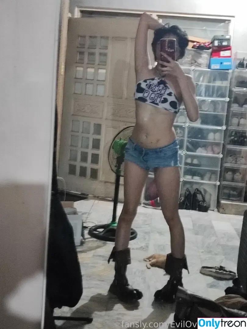Evil Overlord Gabo nude photo #1499 (GaboVillain / eviloverlord_gabo)