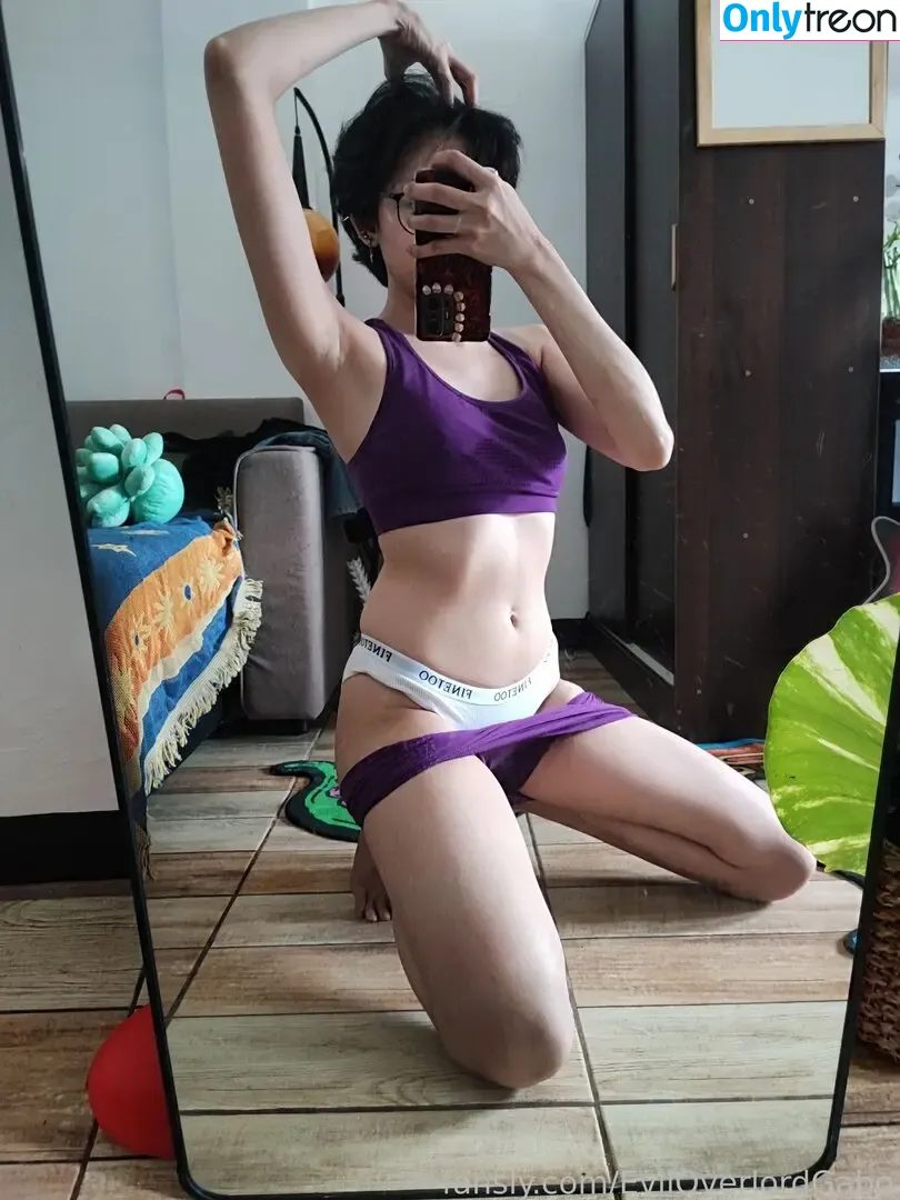 Evil Overlord Gabo nude photo #1708 (GaboVillain / eviloverlord_gabo)
