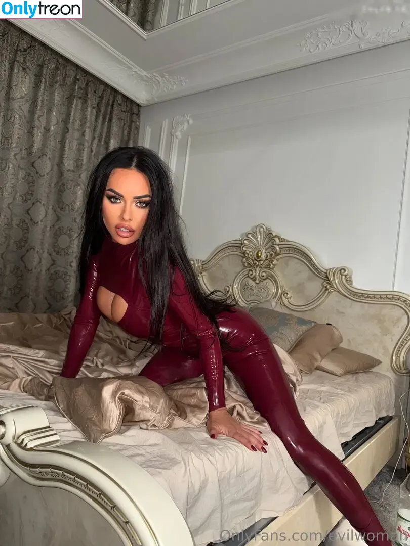 Evil Woman голая photo #0654 (Evil__Woman_ / Evilwoman / evilwomanqueen)