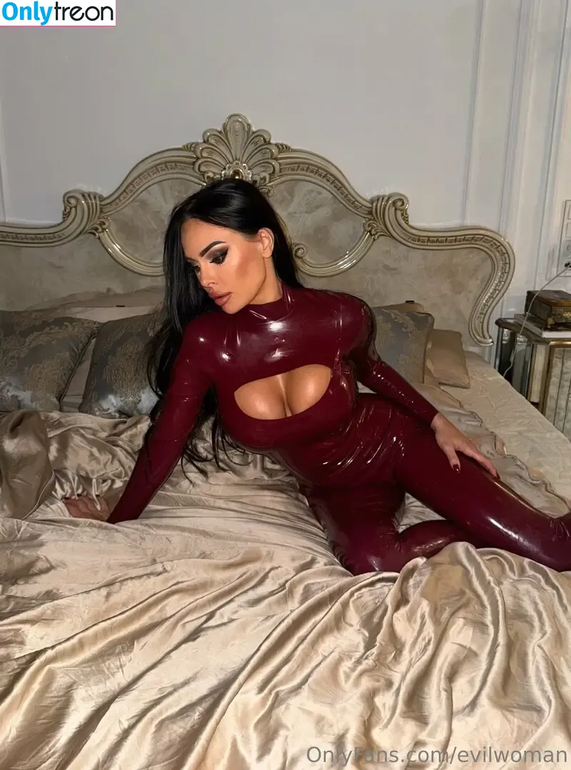 Evil Woman голая photo #0657 (Evil__Woman_ / Evilwoman / evilwomanqueen)