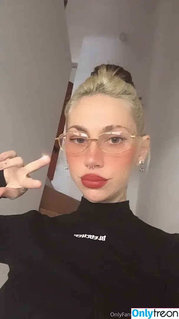 evilbarbybae nude photo #0017 (evilbarbybae)