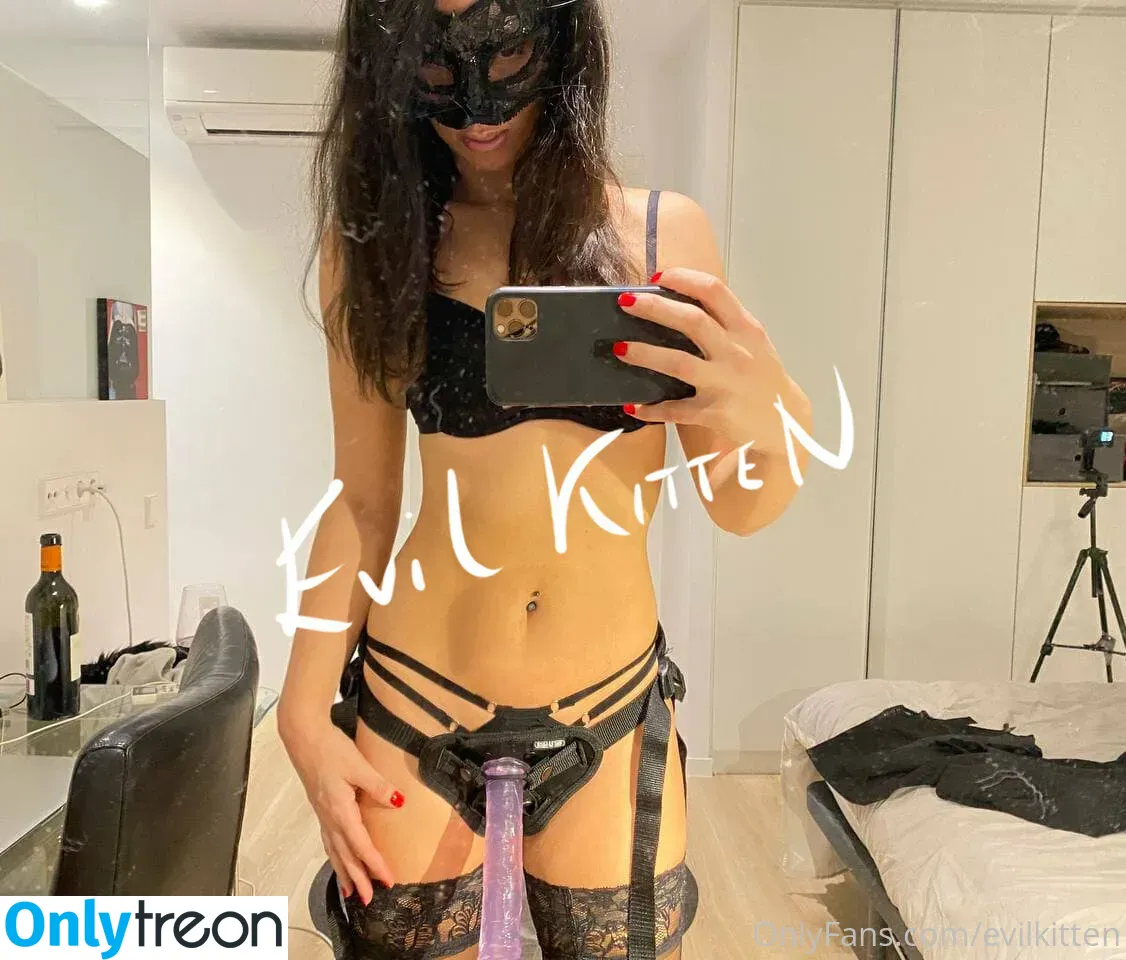 evilkitten nude photo #0013 (evilkitten)