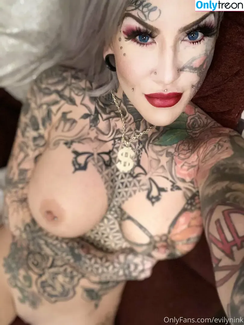 evilynink nude photo #0012 (official_evilynink)