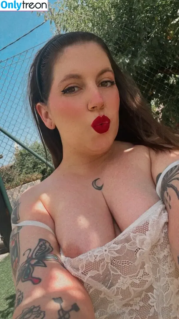 evvilmoon nude photo #0662 (evyn.moon)