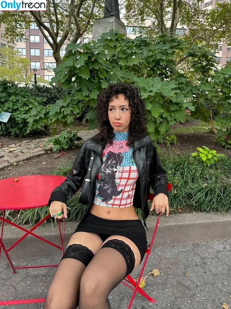 ewmxt nude photo #0102 (eliana / lalayravo / woahnatty)