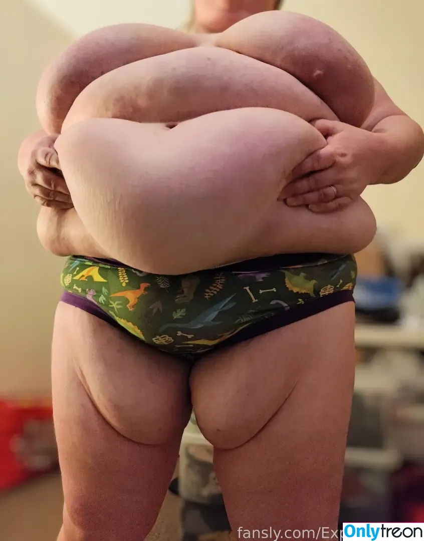 Expandabelly nude photo #0004 (Expandabelly)