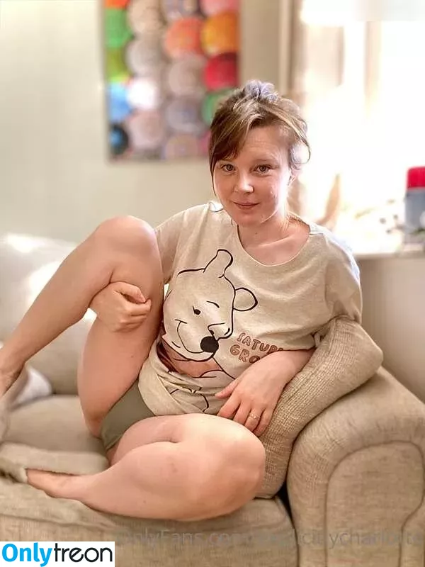 explicitlycharlotte nude photo #0064 (charlottethomaas)