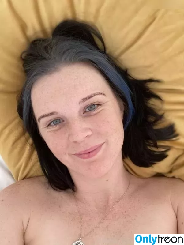 explicitlycharlotte nude photo #0078 (charlottethomaas)