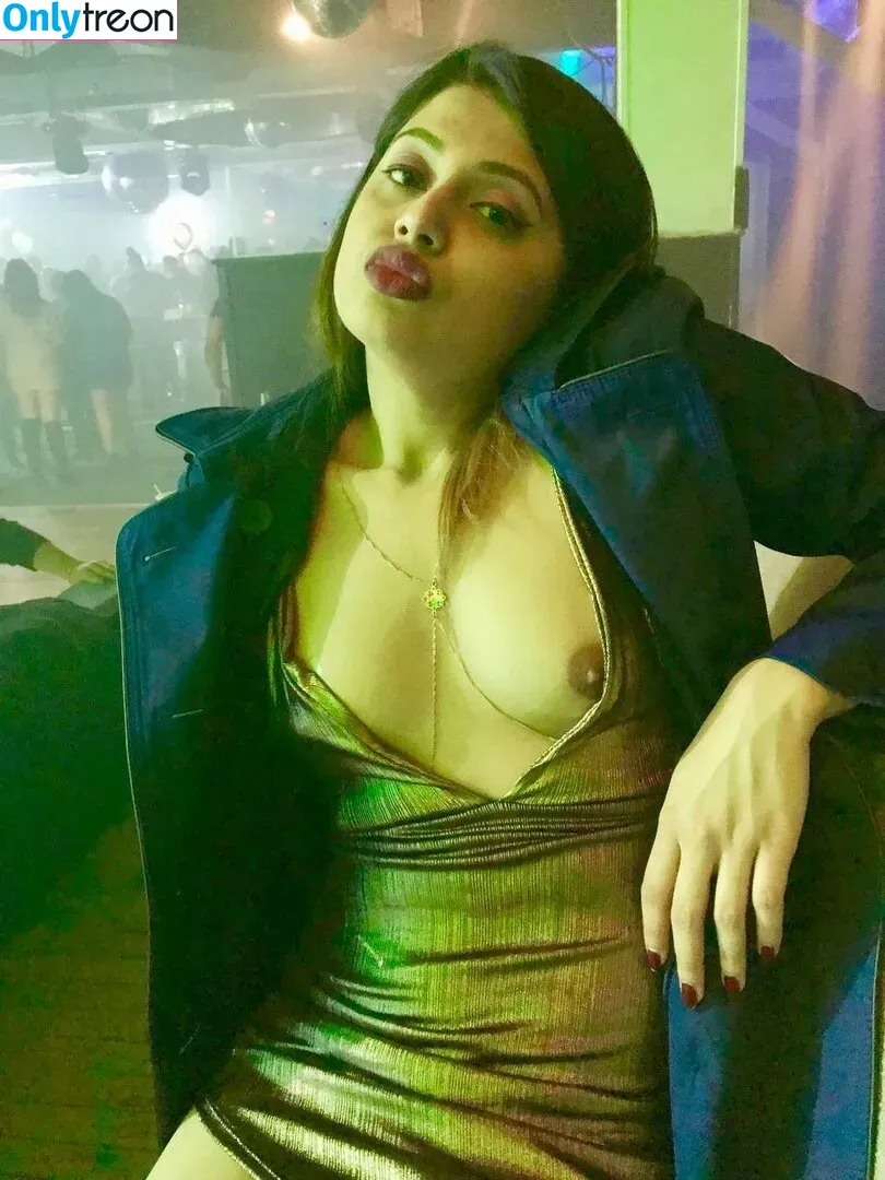 extraperky голая photo #0034 (Extraperky2)