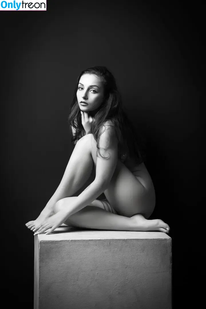 Fabiola Holystone nude photo #0016 (fabiolaholystone)