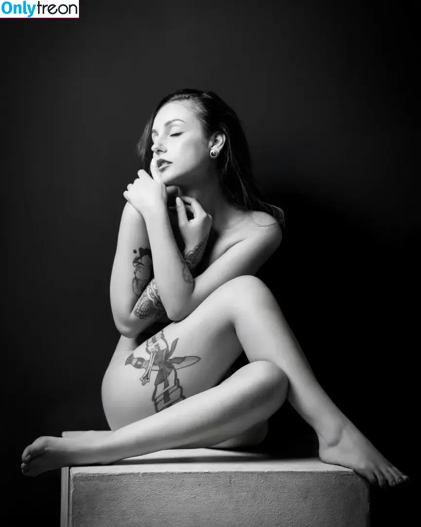 Fabiola nude photo #0019 (Fabiolaholystone / fabiolavoguel)