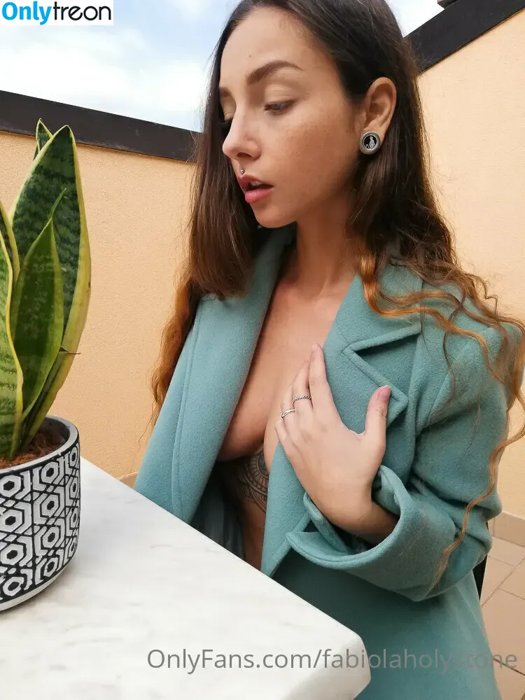 fabiolaholystone nude photo #0006 (fabiolaholystone)
