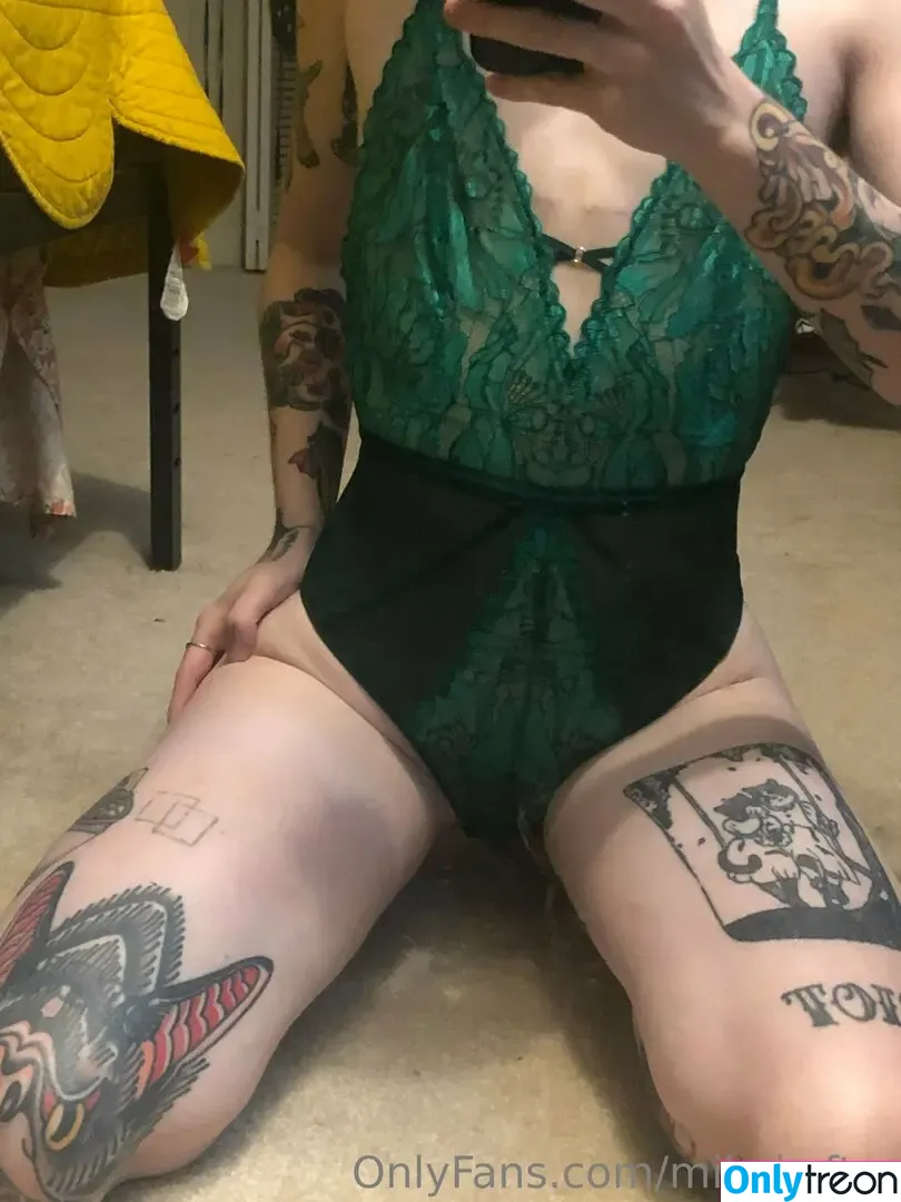 faguettemikah голая photo #0030 (fagu3tt3)