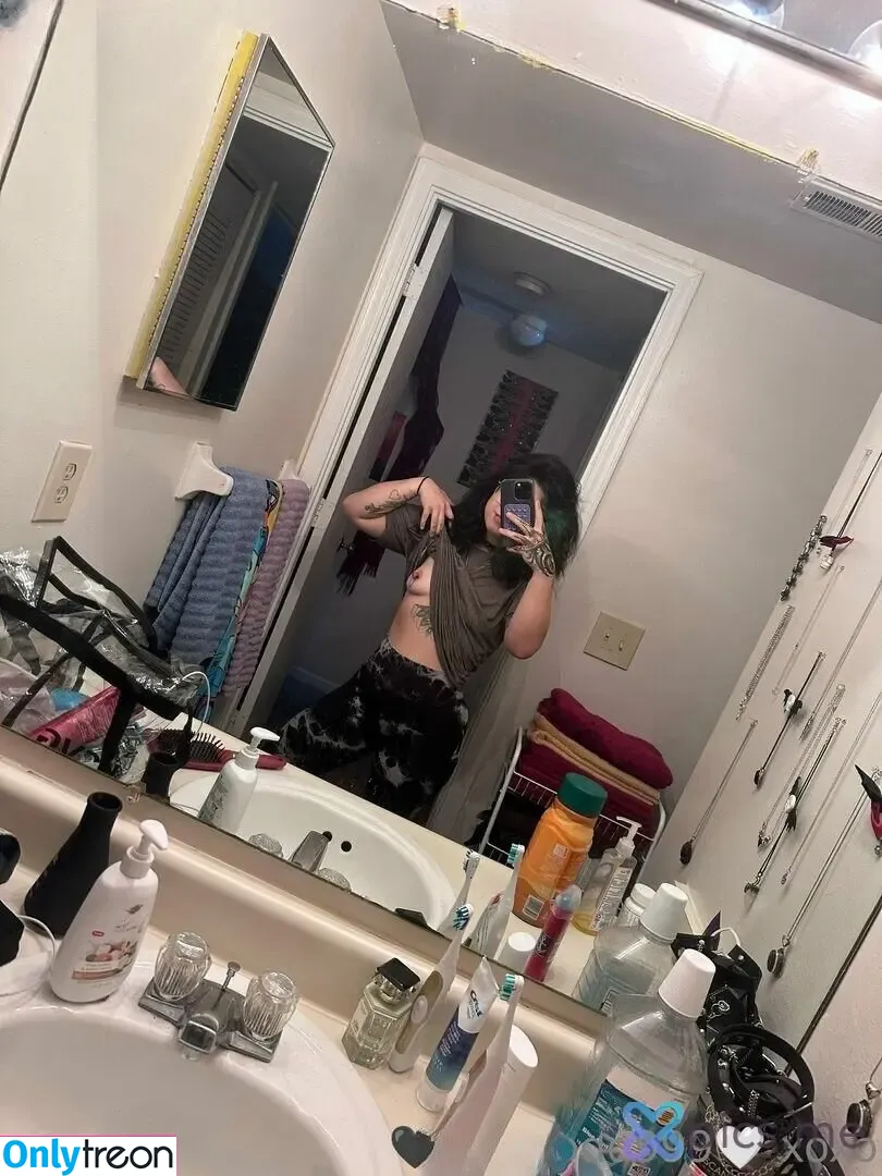 fairlyodd222 nude photo #0117 (fairlyodd222)