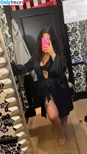 faithfulfairyxo / gurgle_gallery nude photo #0010