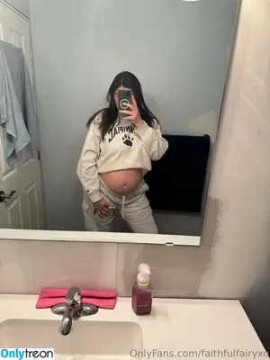 faithfulfairyxo / gurgle_gallery nude photo #0018