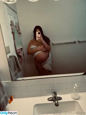 faithfulfairyxo / gurgle_gallery nude photo #0019