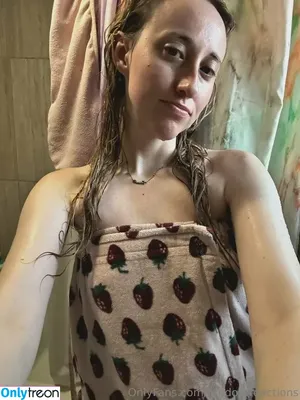 FandomReactions / fandomreactgirls nude photo #0552