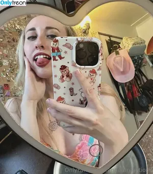 FandomReactions / fandomreactgirls nude photo #0570