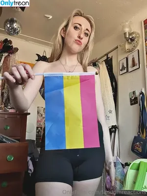 FandomReactions / fandomreactgirls nude photo #0604