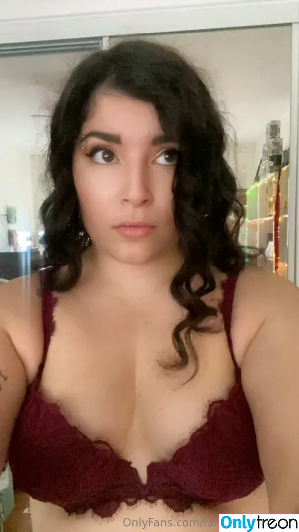 FandomReactions nude photo #0460 (fandomreactgirls)