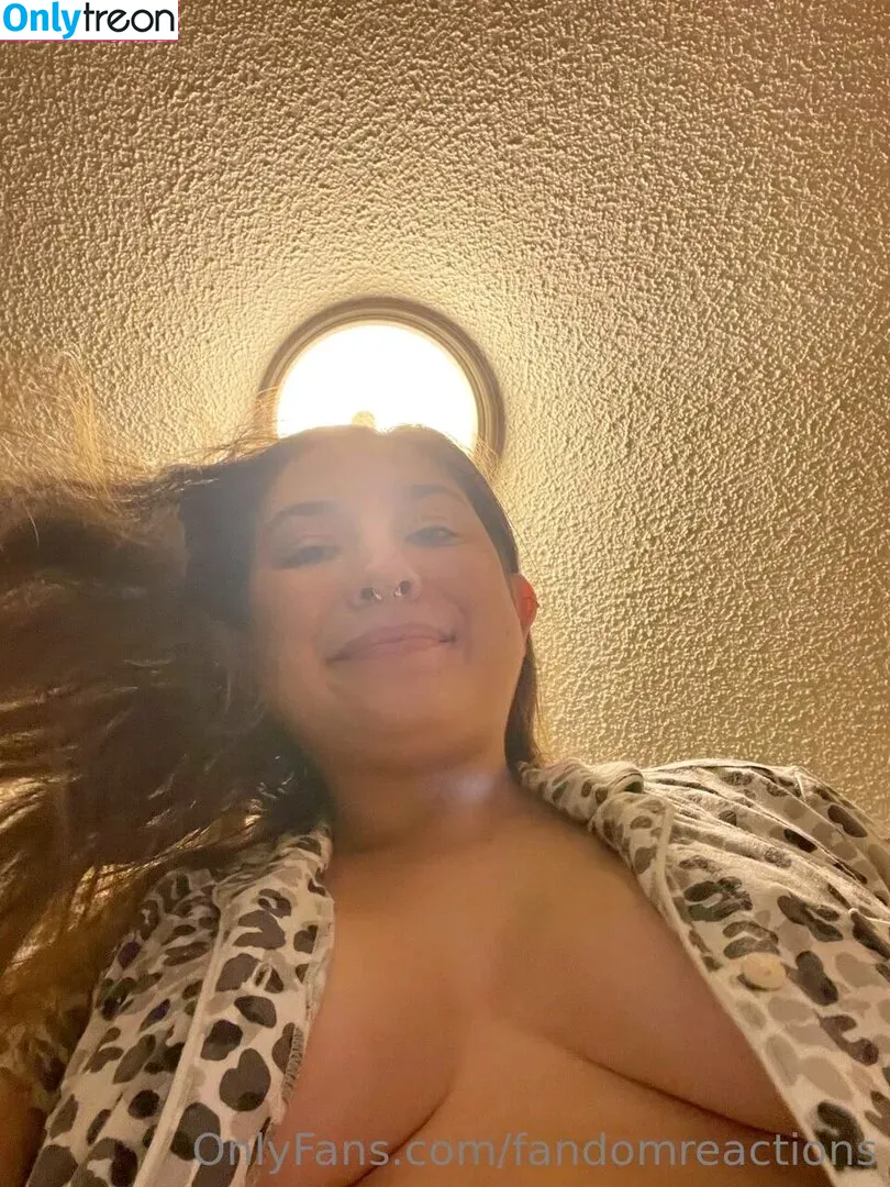 FandomReactions nude photo #0477 (fandomreactgirls)