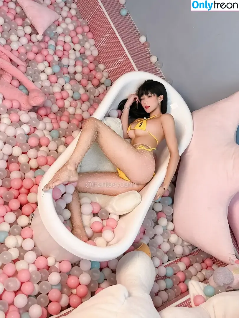 Fantasyuanm nude photo #0016 (Selenaymzhang)