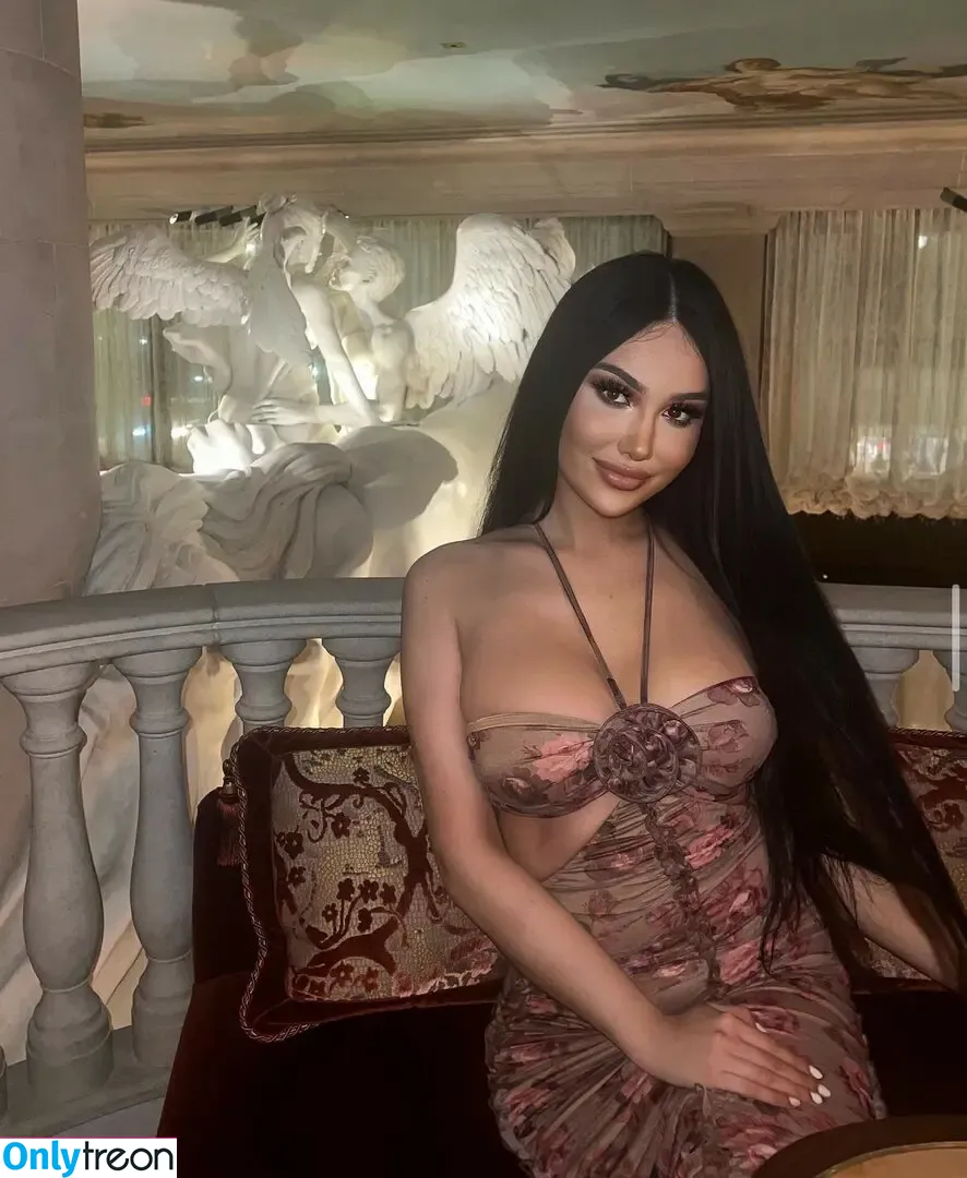 Farah Kane nude photo #0002 (F_kane1 / tsprincessss)