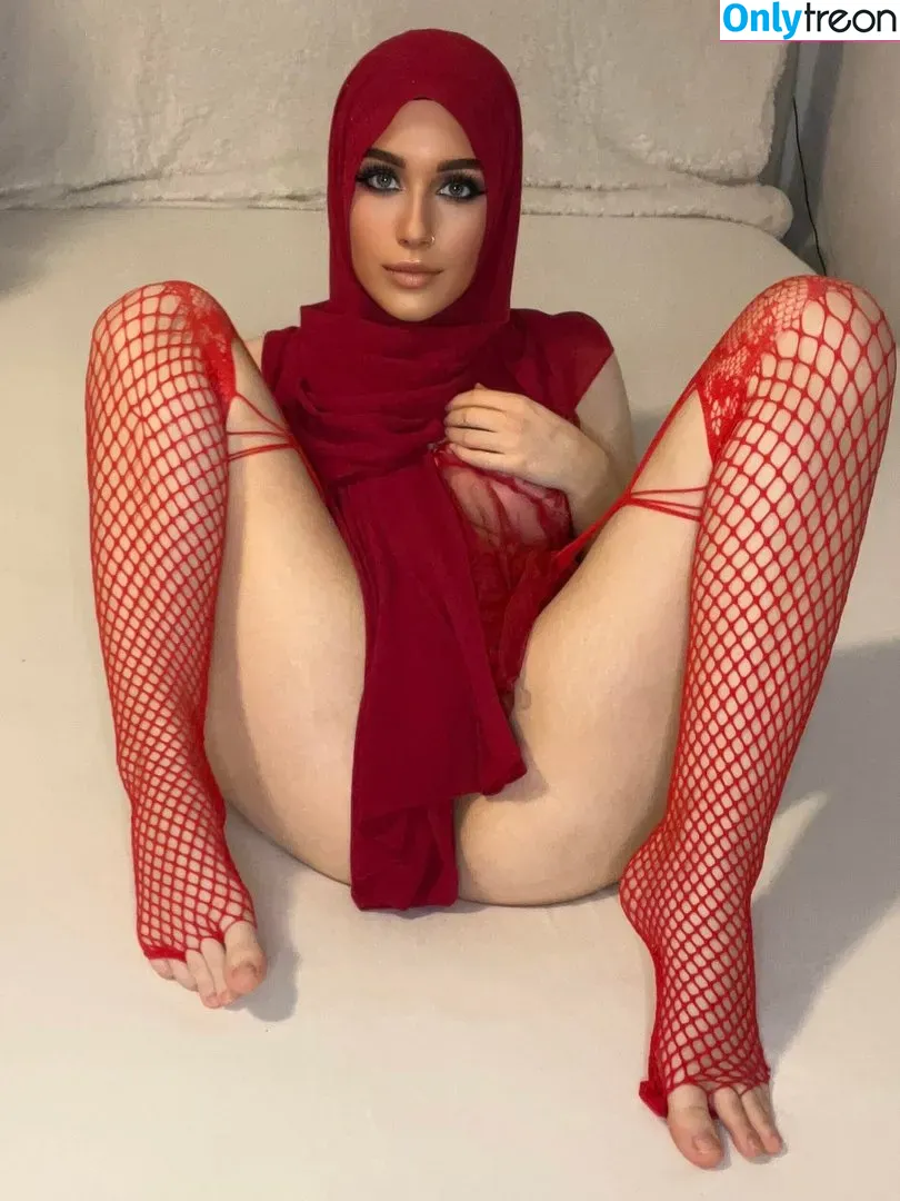 Fareeha Bakir nude photo #0022 (fareeha_bakir / hotmuslimgirlz)