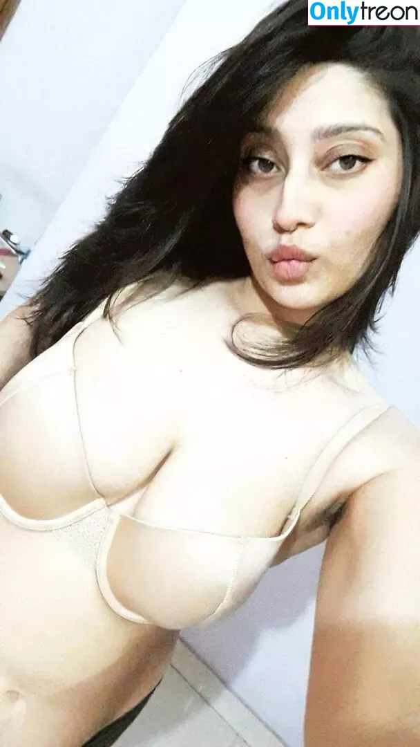 farihapriyam nude photo #0005 (farihapriyam)